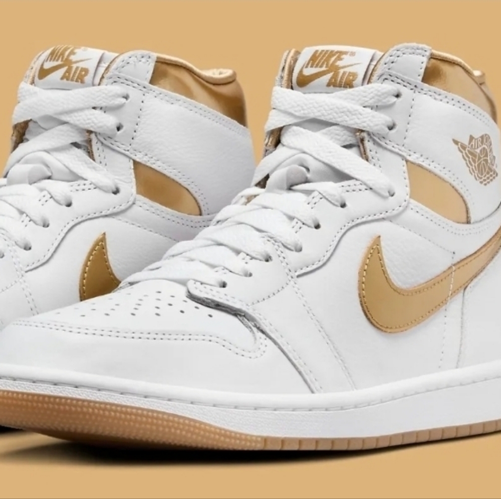Nike WMNS Air Jordan 1 Retro High OG "White and Gold" FD2596-107